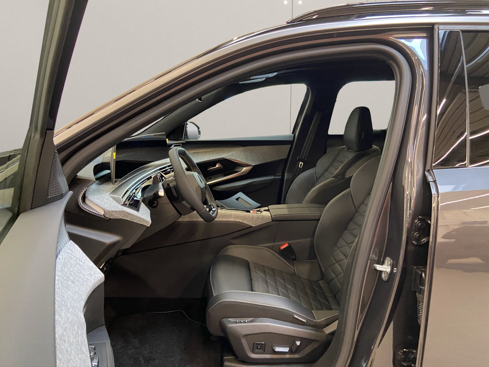PEUGEOT 5008 1.6 PHEV 225 GT Exclusive, Hybride Rechargeable Essence/Électricité, Voiture nouvelle, Automatique - 5