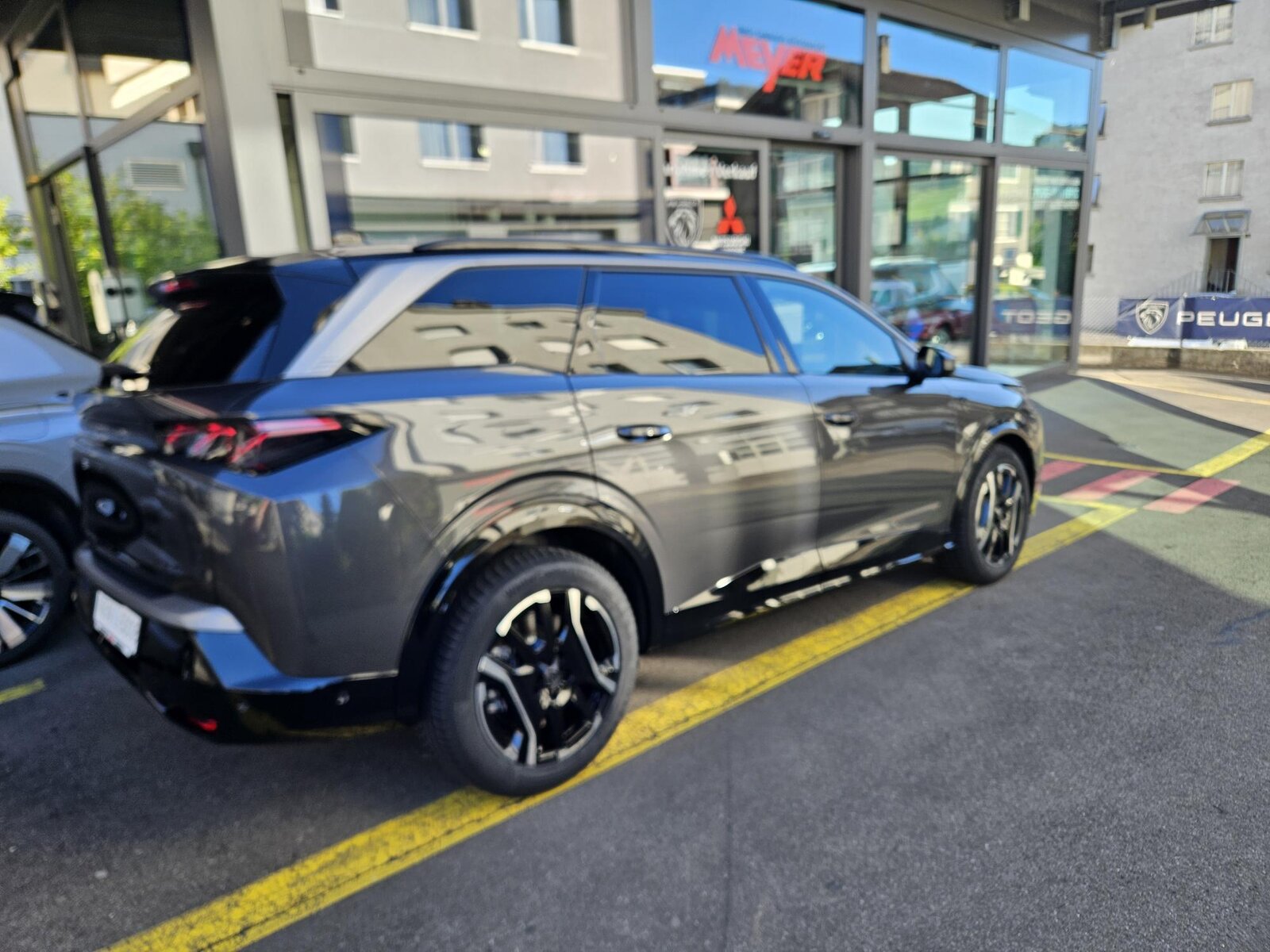 PEUGEOT 5008 e-Launch Edition AWD, Elektro, Neuwagen, Automatik - 3