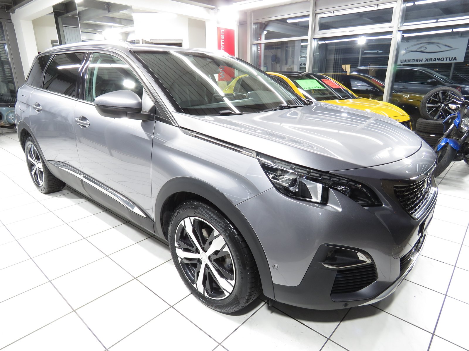 PEUGEOT 5008 1.6 BlueHDi Allure ETA, Diesel, Second hand / Used, Automatic - 3