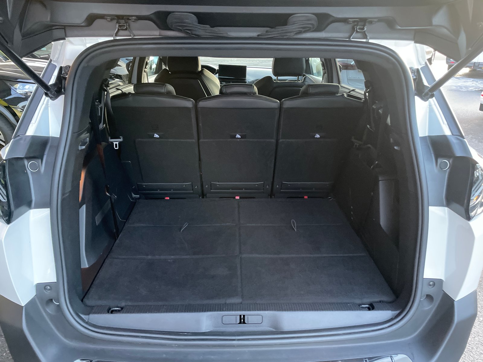 PEUGEOT 5008 1.5 BlueHDi Allure Pack EAT8, Diesel, Occasioni / Usate, Automatico - 4