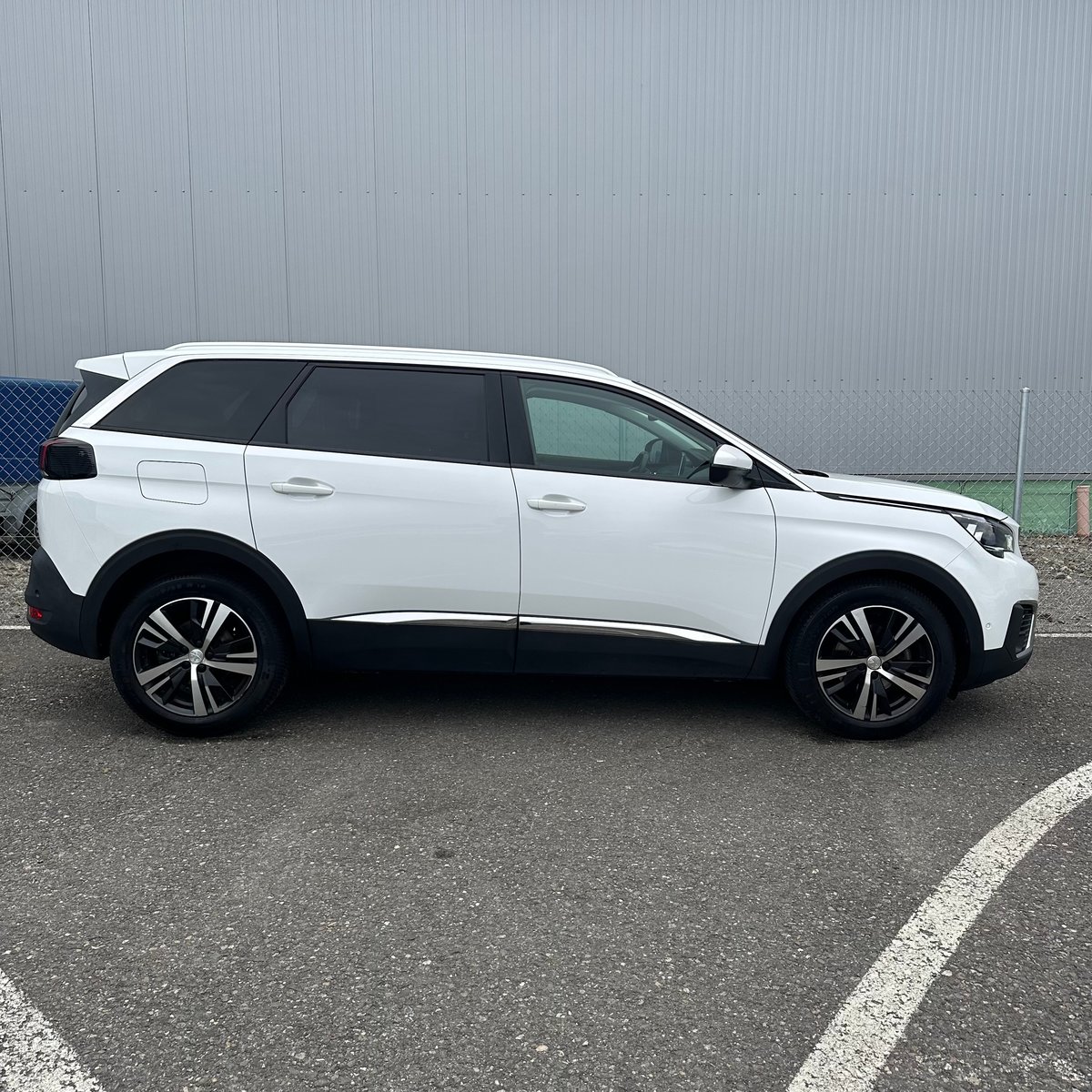 PEUGEOT 5008 1.2 Pure Tech Allure EAT, Essence, Occasion / Utilisé, Automatique - 4