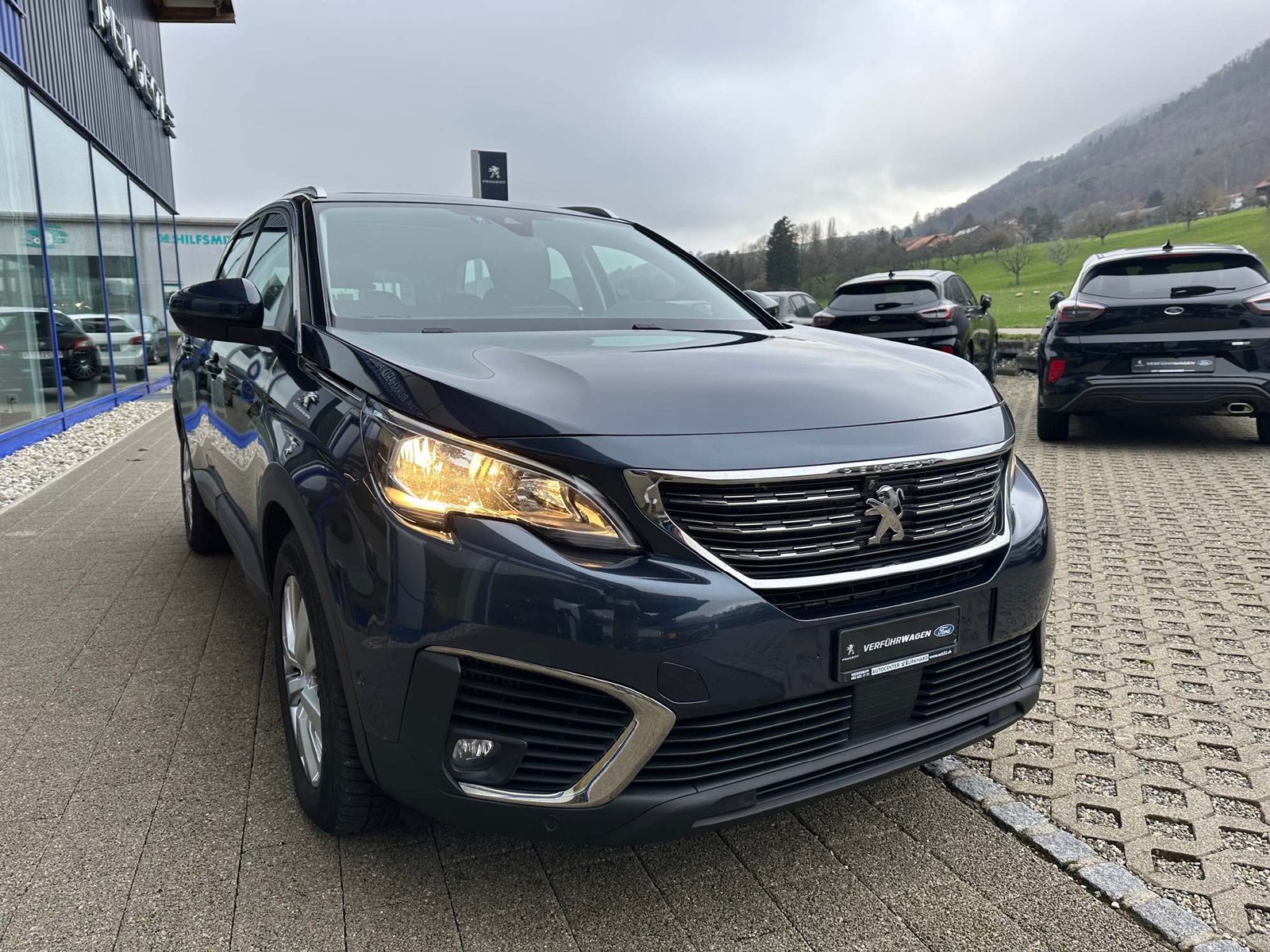 PEUGEOT 5008 1.5 BlueHDi Business Line, Diesel, Occasion / Utilisé, Automatique - 3
