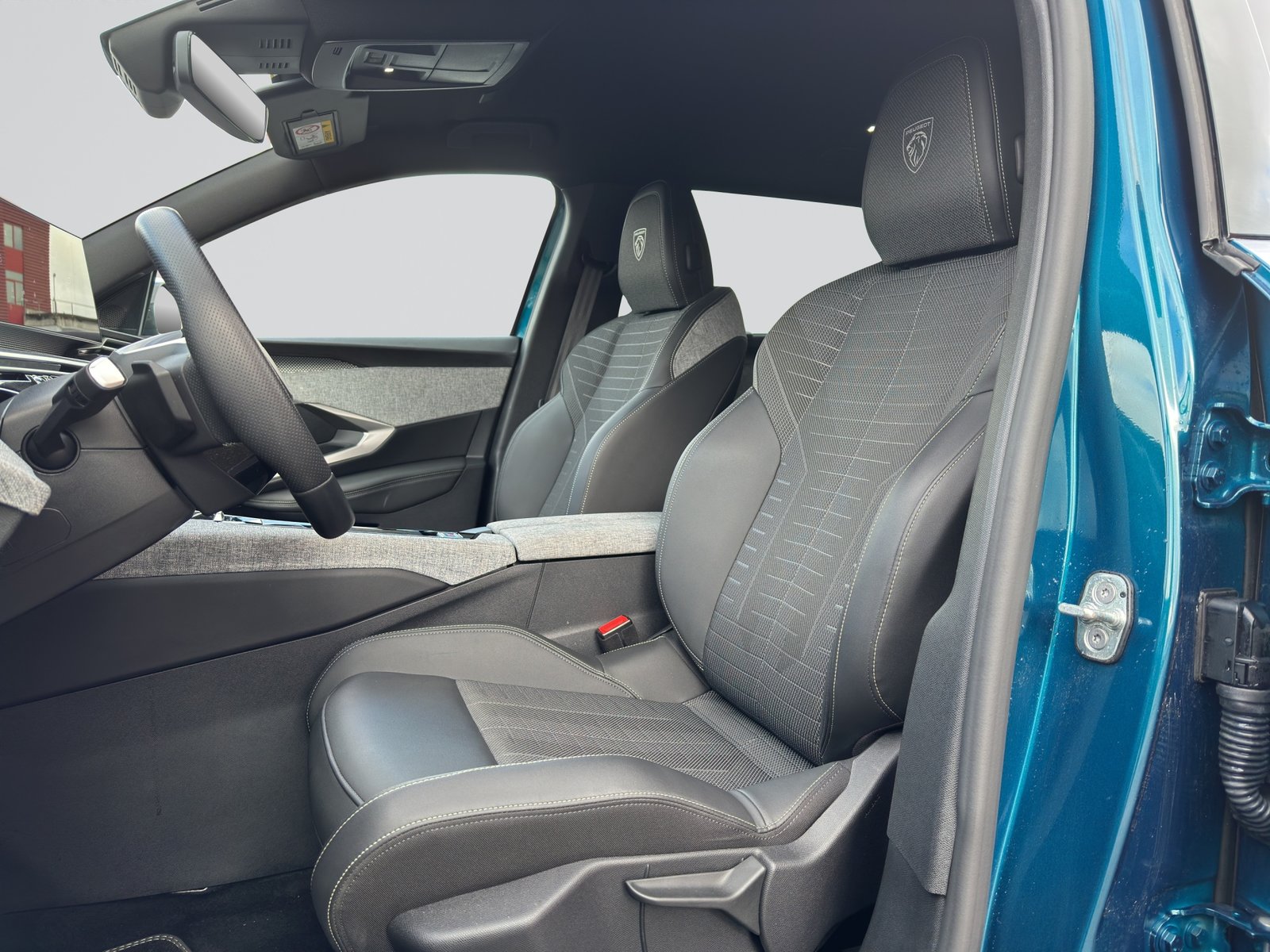 PEUGEOT 5008 145 Hybrid GT 7Pl. Bi Color, Hybride Léger Essence/Électricité, Occasion / Utilisé, Automatique - 6