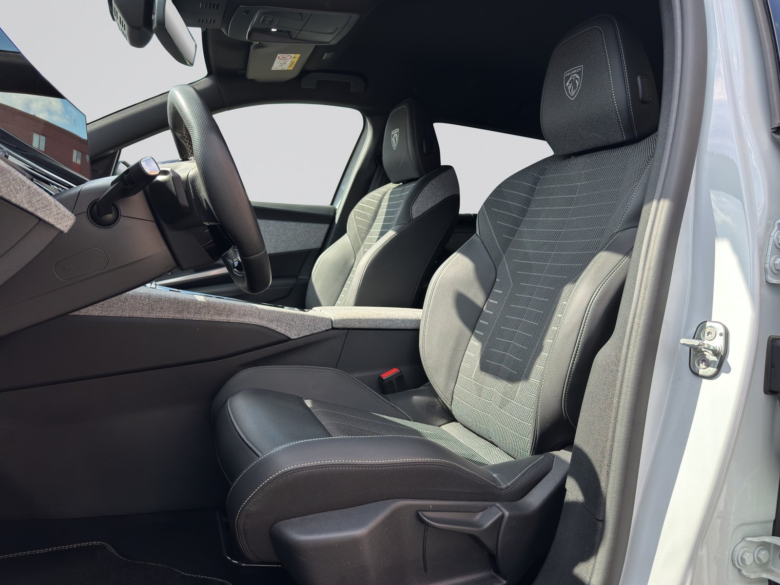 PEUGEOT 5008 136 Hybrid e-DCS6 7Pl. GT, Mild-Hybrid Benzin/Elektro, Occasion / Gebraucht, Automatik - 6