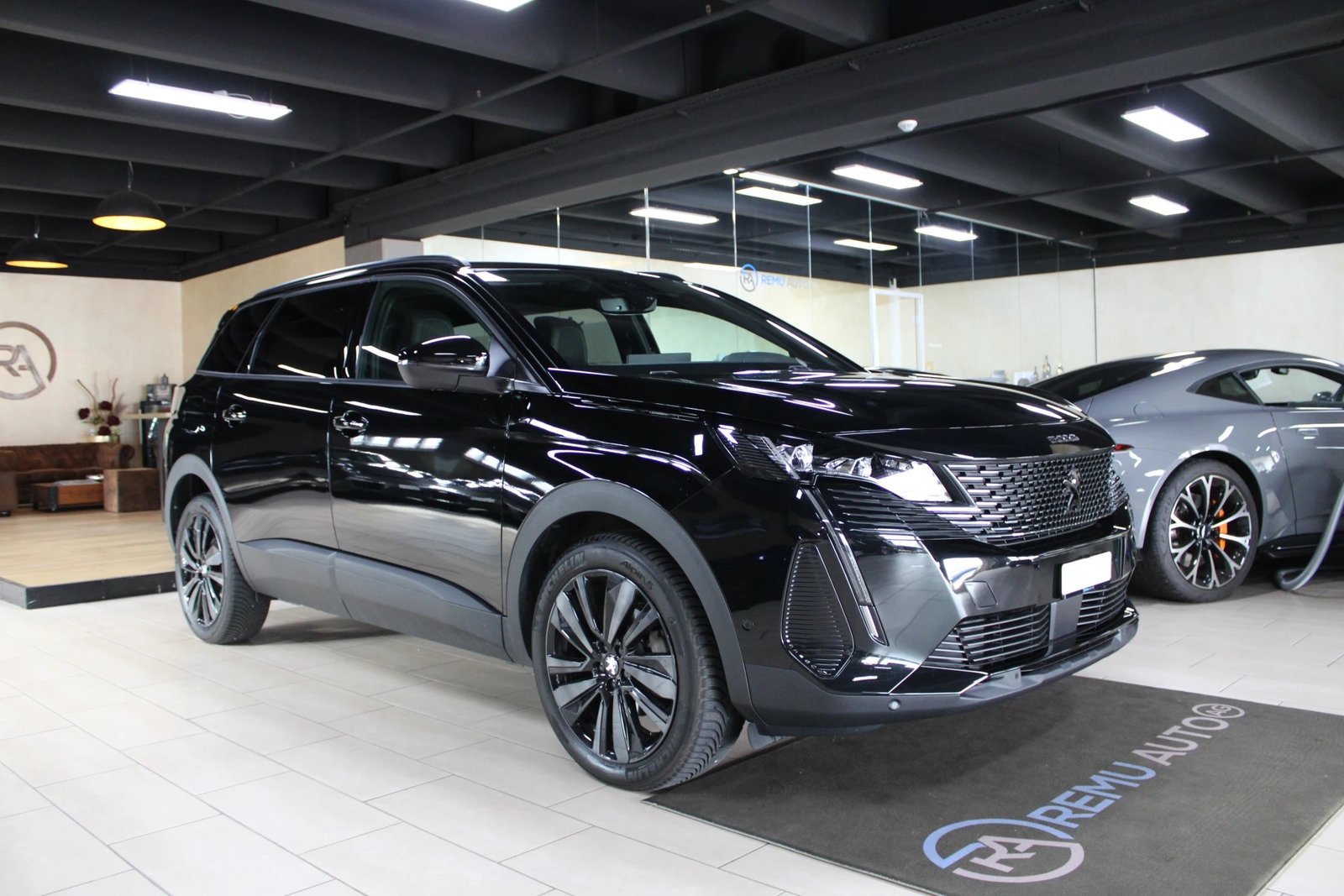 PEUGEOT 5008 1.2 Pure Tech Active Pack