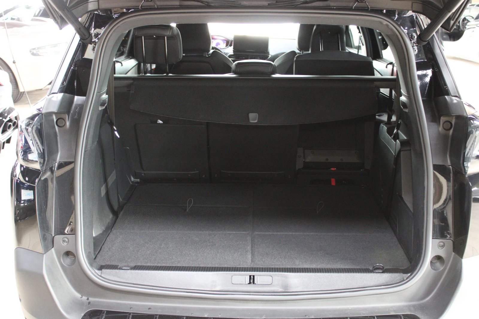 PEUGEOT 5008 1.2 Pure Tech Active Pack, Benzin, Occasion / Gebraucht, Automatik - 5
