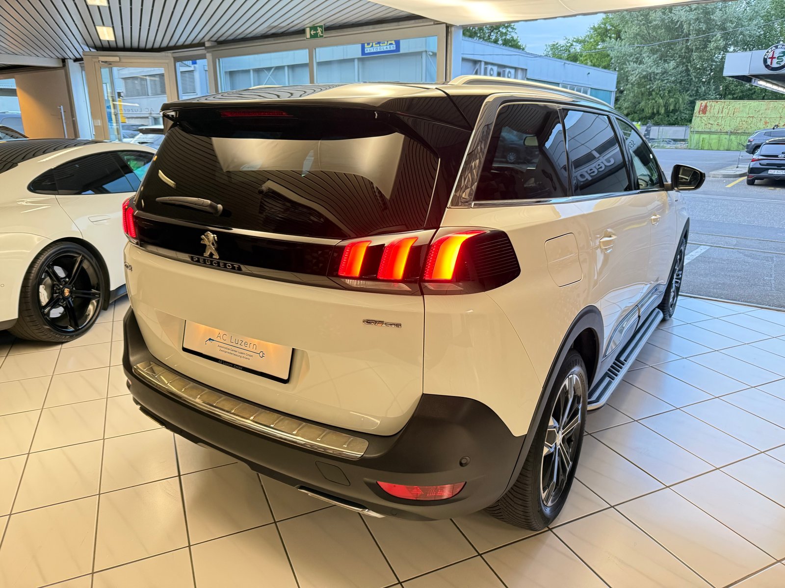 PEUGEOT 5008 1.6Pure Tech GT Line EAT8 7 Plätzer, Benzin, Occasion / Gebraucht, Automatik - 3