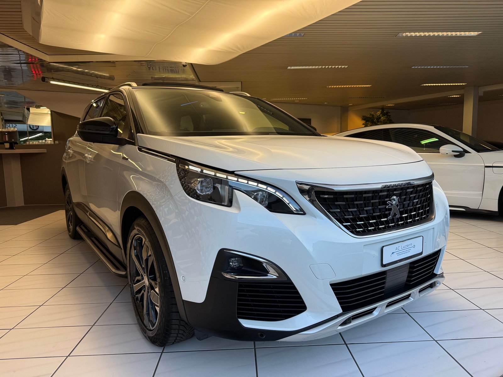 PEUGEOT 5008 1.6Pure Tech GT Line EAT8 7 Plätzer, Benzin, Occasion / Gebraucht, Automatik - 4