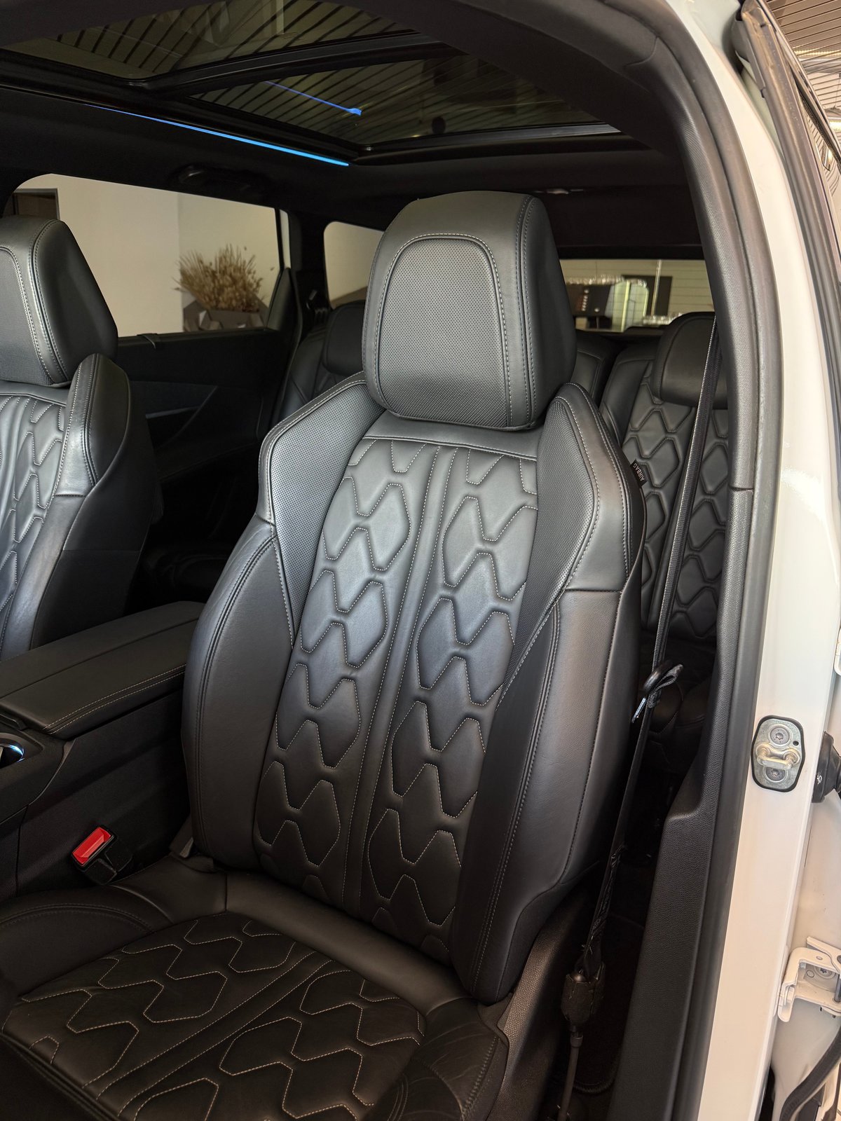 PEUGEOT 5008 1.6Pure Tech GT Line EAT8 7 Plätzer, Benzin, Occasion / Gebraucht, Automatik - 6