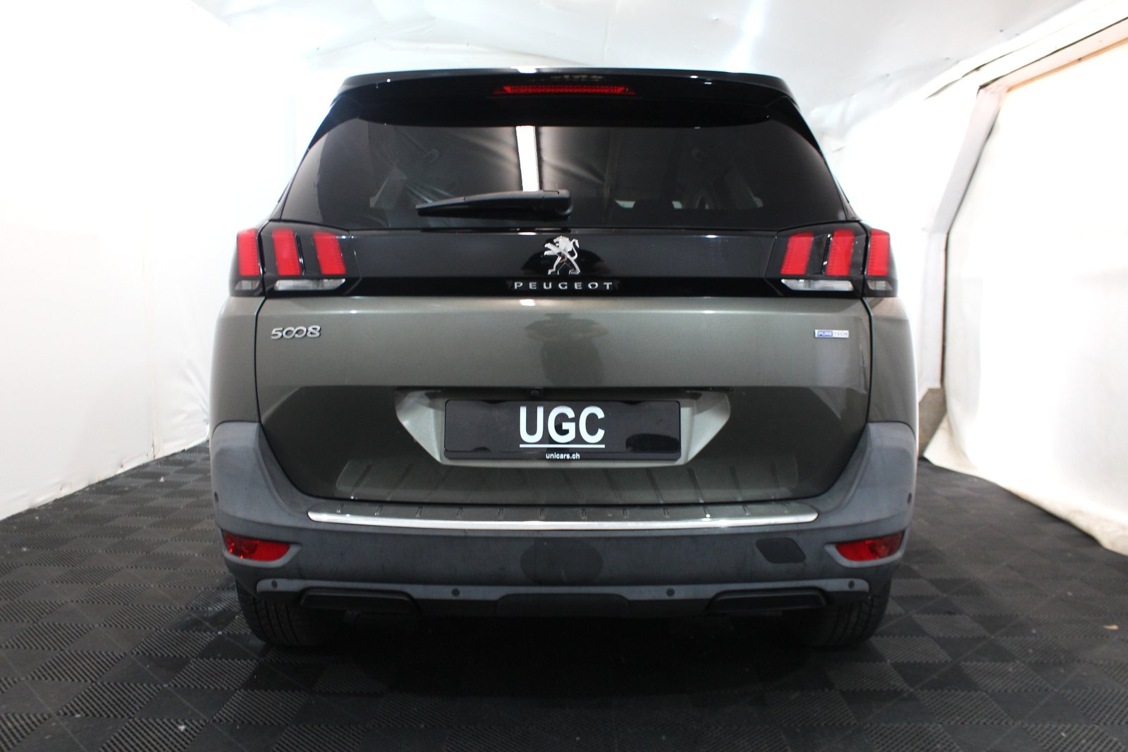 PEUGEOT 5008 1.2 PureTech Allure, Petrol, Second hand / Used, Manual - 5