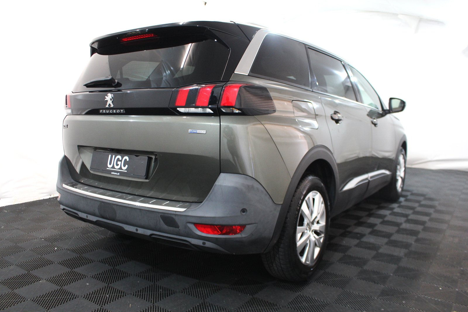 PEUGEOT 5008 1.2 PureTech Allure, Petrol, Second hand / Used, Manual - 6