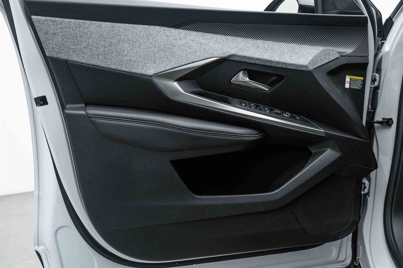 PEUGEOT 5008 145 Hybrid GT 7-Plätzer e-DCS-Automat, Hybride Léger Essence/Électricité, Occasion / Utilisé, Automatique - 7