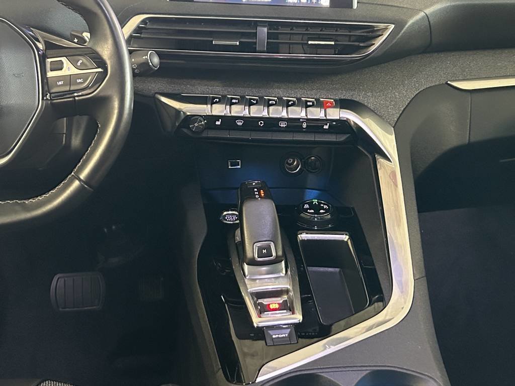 PEUGEOT 5008 1.2 Pure Tech Allure EAT8, Essence, Occasion / Utilisé, Automatique - 7