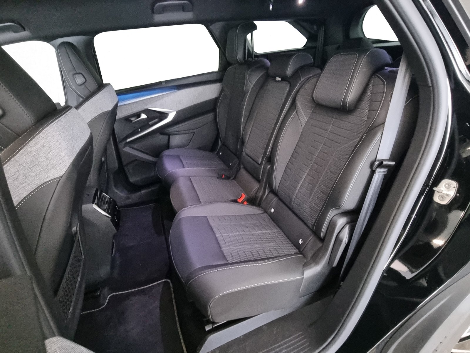 PEUGEOT 5008 145 Hybrid GT 7-Plätzer, Mild-Hybrid Benzin/Elektro, Occasion / Gebraucht, Automatik - 7
