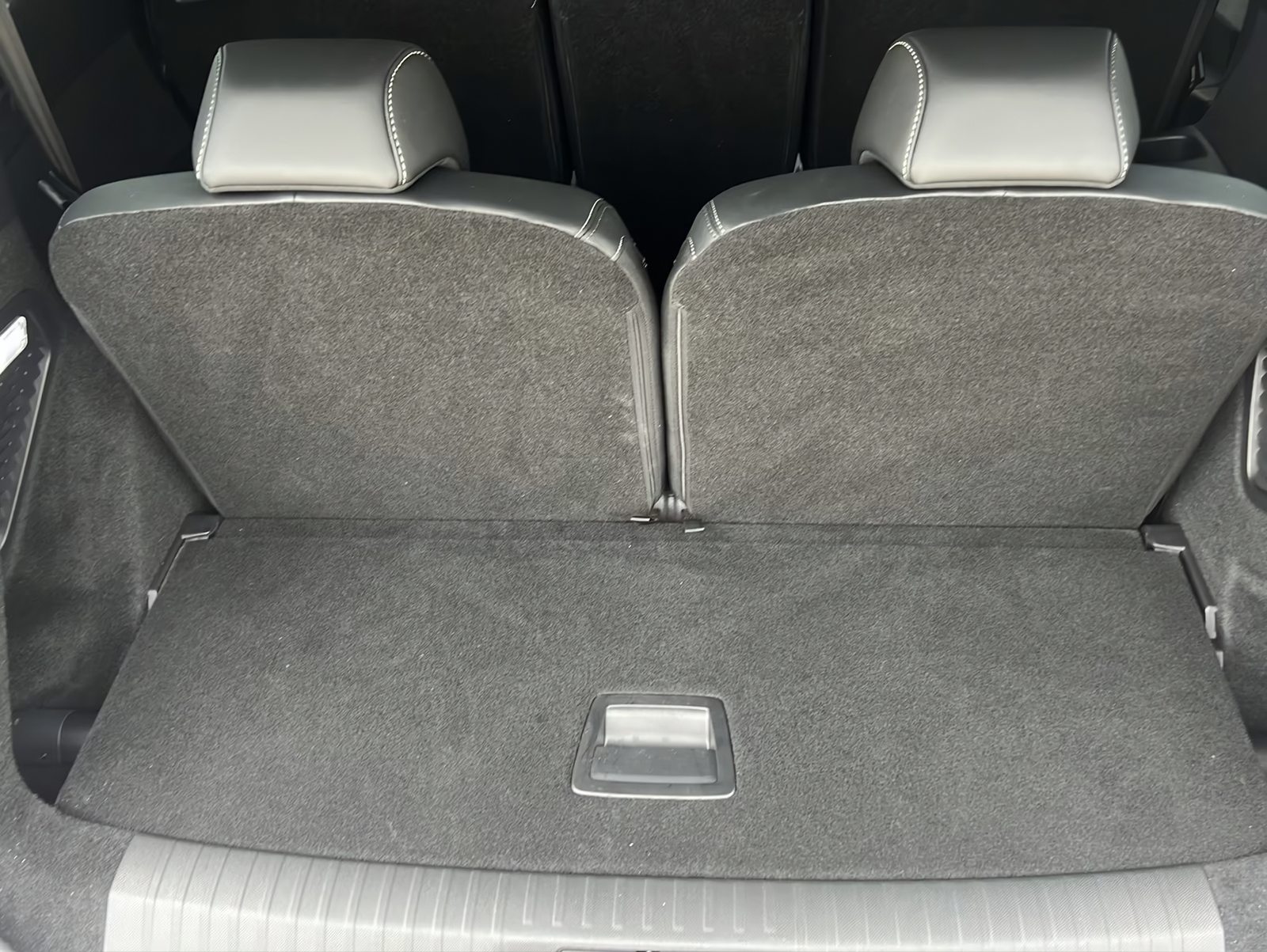 PEUGEOT 5008 1.2 Hybrid e-DCS6 GT 7 Plätzer, Mild-Hybrid Petrol/Electric, Second hand / Used, Automatic - 6