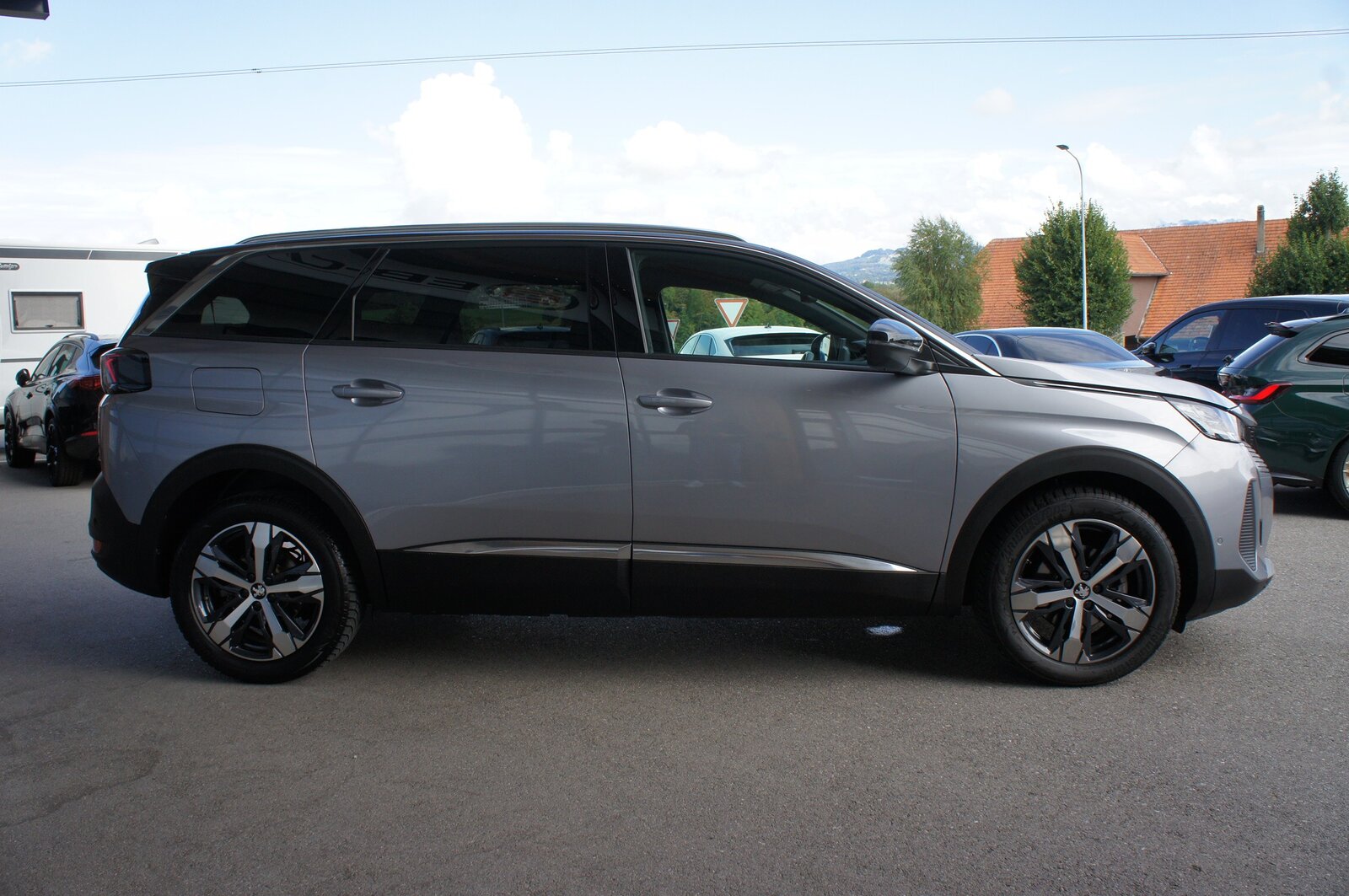 PEUGEOT 5008 1.5 BlueHDi Allure Pack EAT8, Diesel, Occasion / Gebraucht, Automatik - 6
