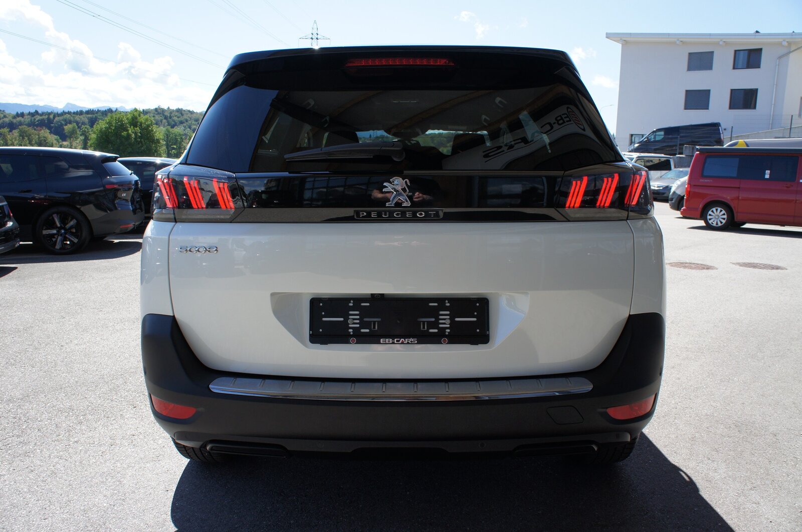 PEUGEOT 5008 1.5 BlueHDi Allure Pack EAT8, Diesel, Occasion / Gebraucht, Automatik - 4