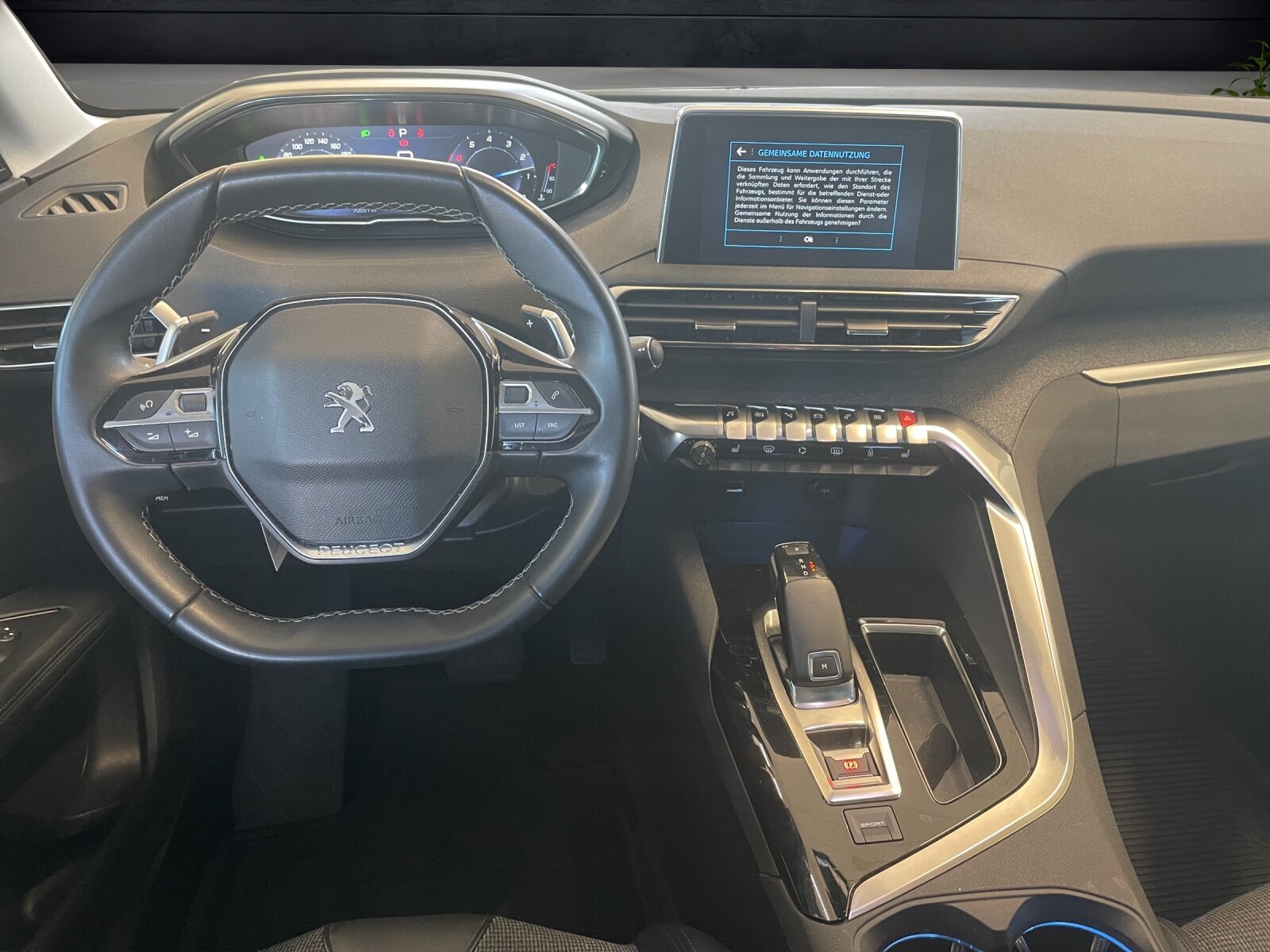 PEUGEOT 5008 1.6 PureTech Allure, Benzin, Occasion / Gebraucht, Automatik - 6