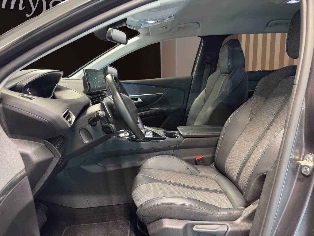 PEUGEOT 5008 1.2 Pure Tech Allure Pack EAT8, Benzin, Occasion / Gebraucht, Automatik - 6