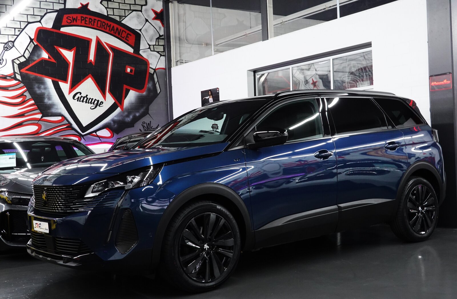 PEUGEOT 5008 1.6 PURE TECH GT CH-FZ 7-PLÄTZER 1300KG AHL