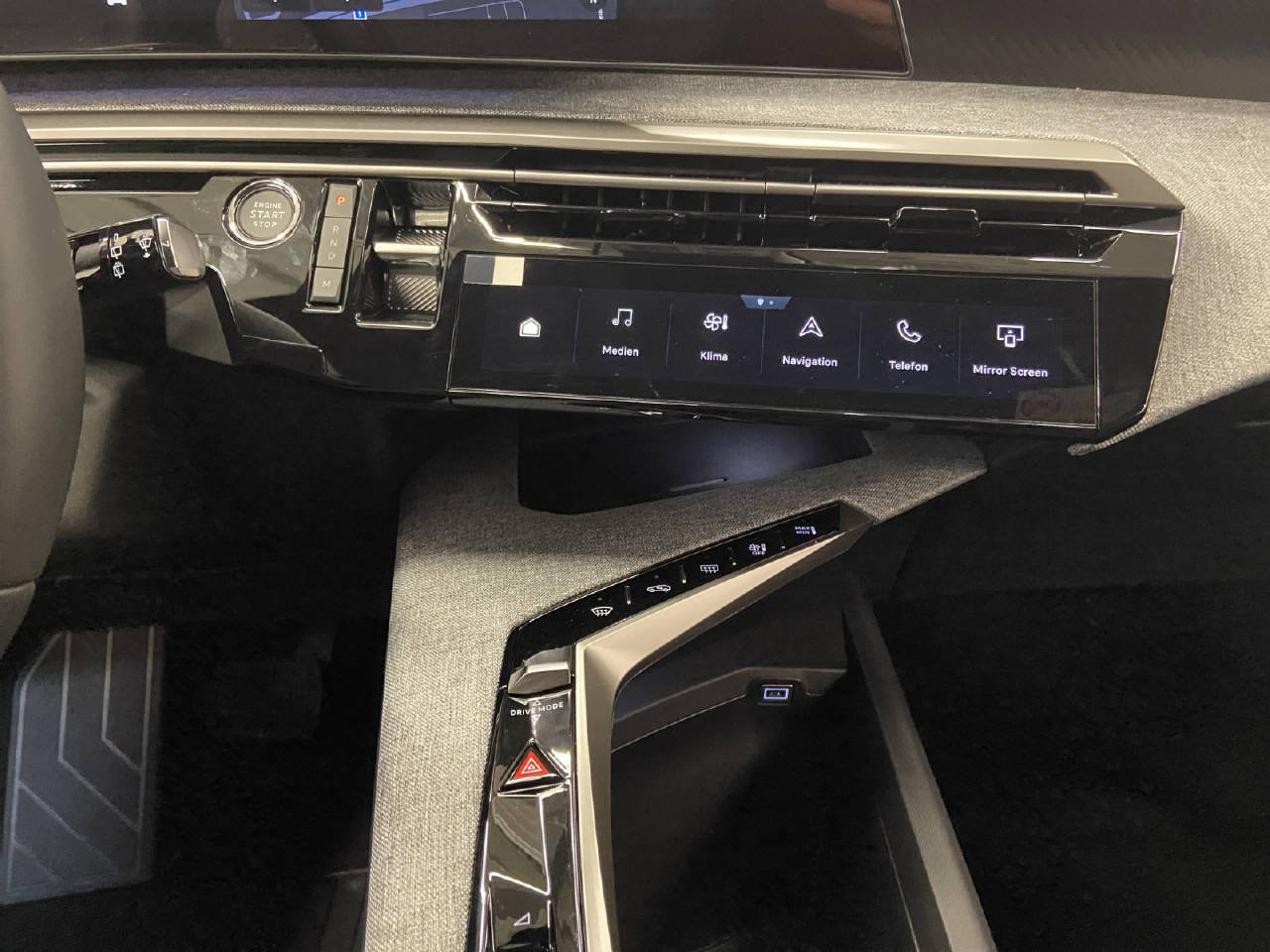 PEUGEOT 5008 Hybrid Allure Premium, Hybride Intégral Essence/Électricité, Voiture de démonstration, Automatique - 7
