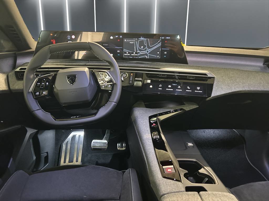PEUGEOT 5008 145 Hybrid e-DCS6 GT, Benzin, Vorführwagen, Automatik - 6
