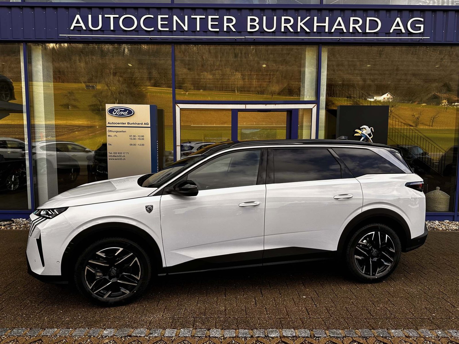 PEUGEOT 5008 1.2 Hybrid GT