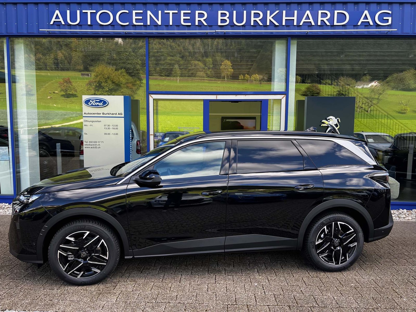 PEUGEOT 5008 1.2 Hybrid Allure Premium 8 Jahre Garantie