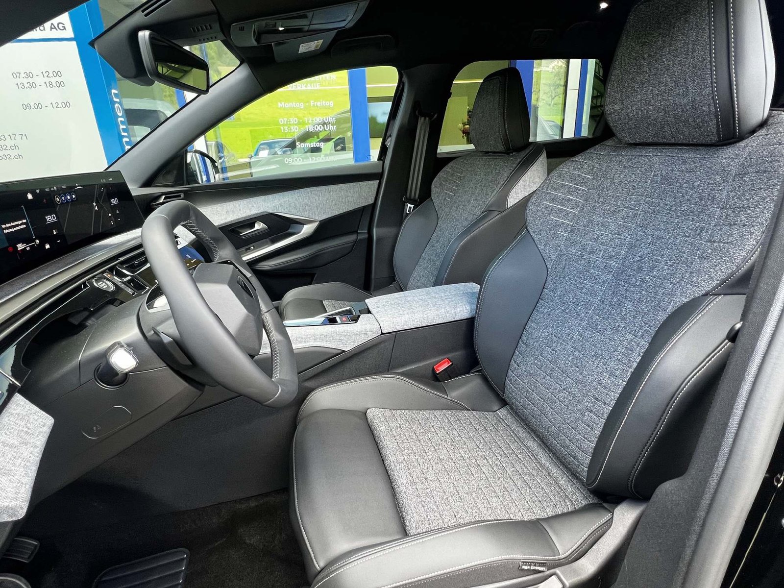 PEUGEOT 5008 1.2 Hybrid Allure Premium 8 Jahre Garantie, Hybride Léger Essence/Électricité, Voiture de démonstration, Automatique - 6