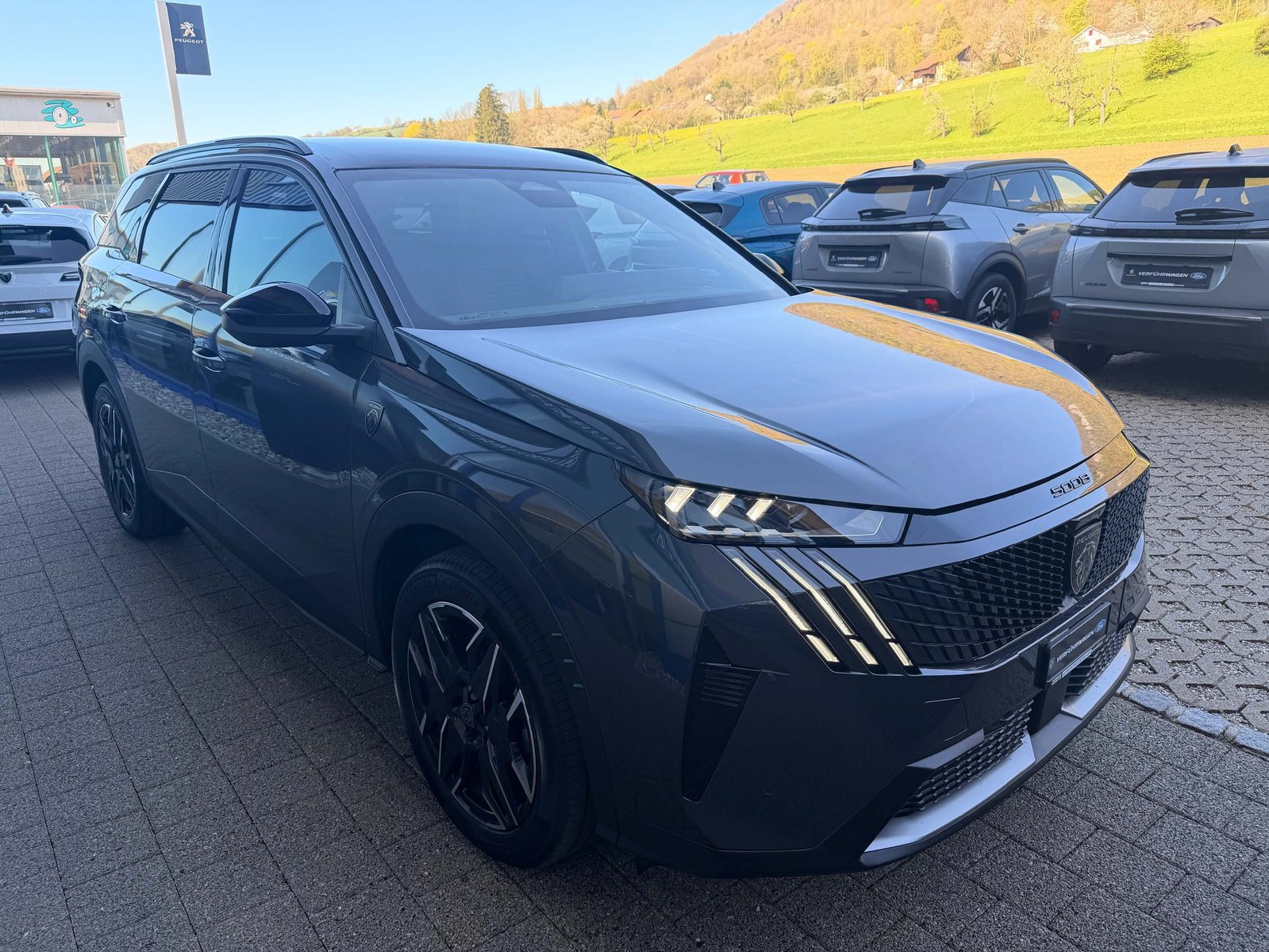 PEUGEOT 5008 1.2 Hybrid GT *5 Jahre Werksgarrantie*, Mild-Hybrid Benzin/Elektro, Vorführwagen, Automatik - 4