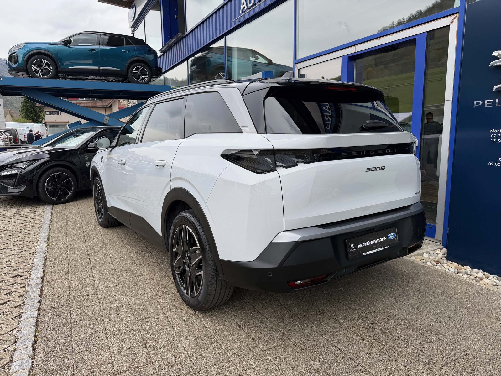 PEUGEOT 5008 1.2 Hybrid GT * 5 Jahre Werksgarantie*, Mild-Hybrid Benzin/Elektro, Vorführwagen, Automatik - 3