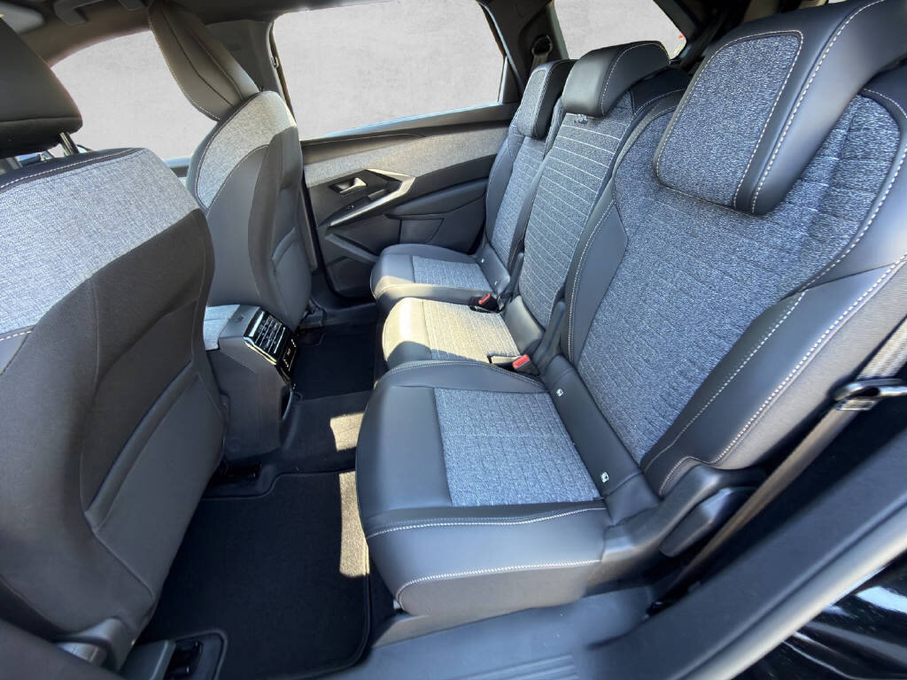 PEUGEOT 5008 1.2 Hybrid Allure Premium, Mild-Hybrid Petrol/Electric, Ex-demonstrator, Automatic - 7