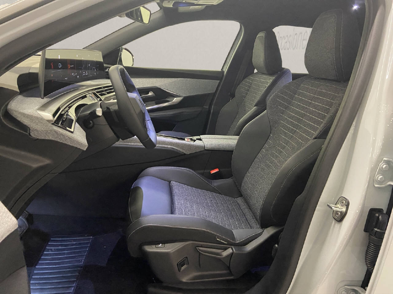 PEUGEOT 5008 1.2 Hybrid Allure Premium, Mild-Hybrid Benzin/Elektro, Vorführwagen, Automatik - 5