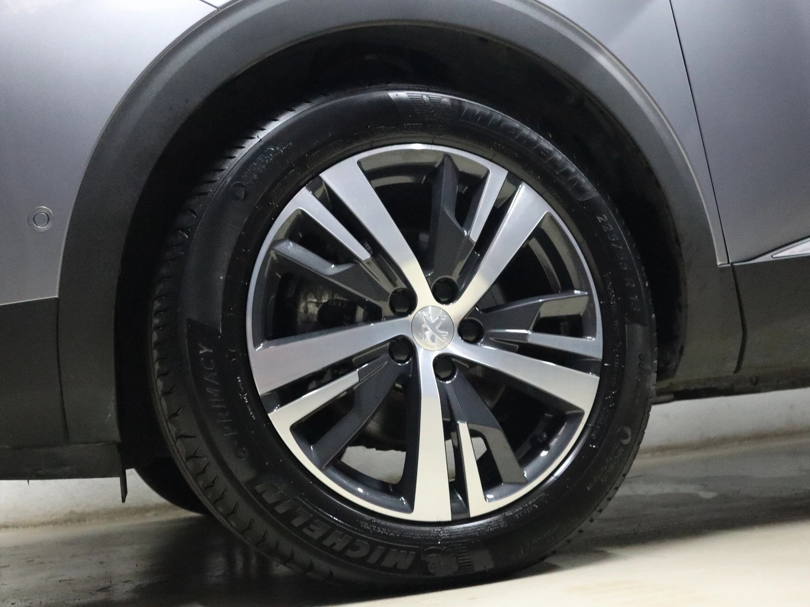 PEUGEOT 5008 1.5 BlueHDi Allure Pack EAT8 - 7 Sitze - Navi - Digital, Diesel, Occasion / Gebraucht, Automat - 6