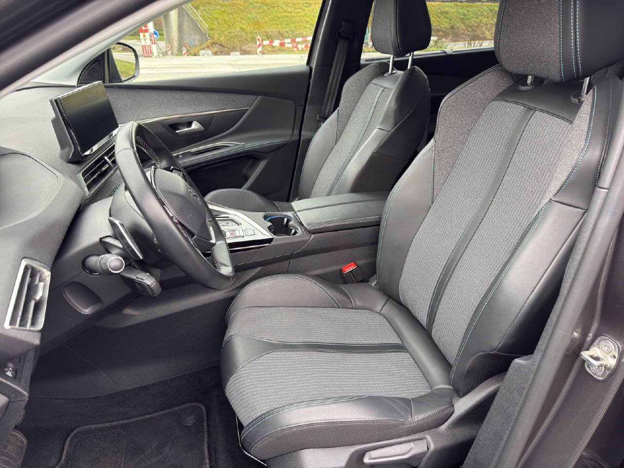 PEUGEOT 5008 1.2 PureTech Allure Pack EAT8, Petrol, Second hand / Used, Automatic - 5