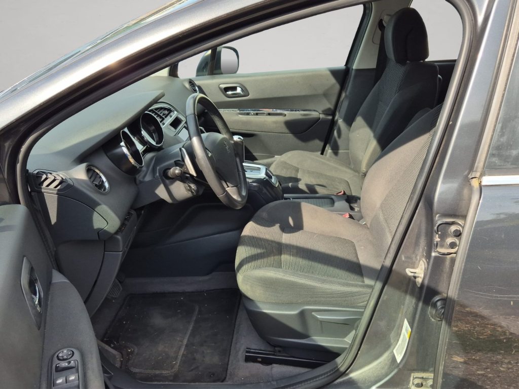 PEUGEOT 5008 1.6 e-HDi 115 AC Swiss Ed.EGS, Diesel, Occasion / Utilisé, Automatique - 7