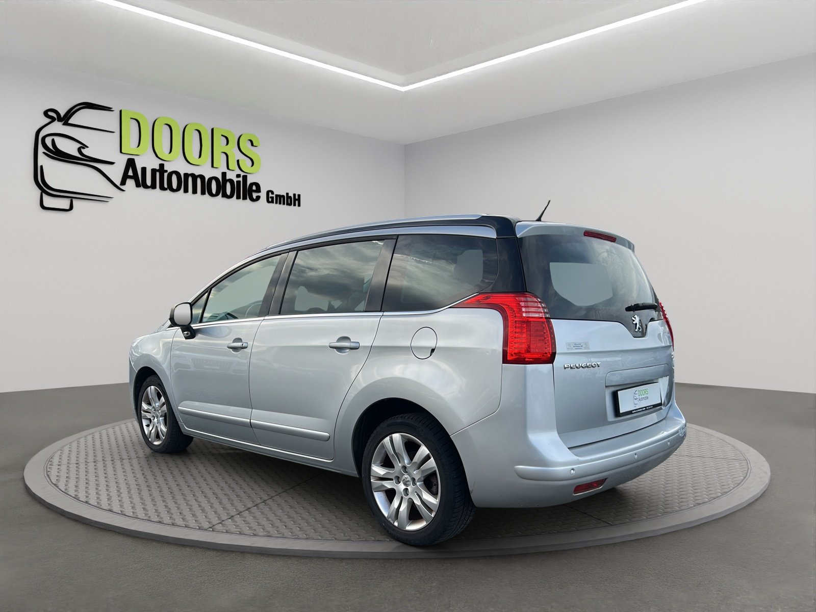 PEUGEOT 5008 1.6 16V T Sport Pack Automatic, Benzin, Occasion / Gebraucht, Automatik - 5