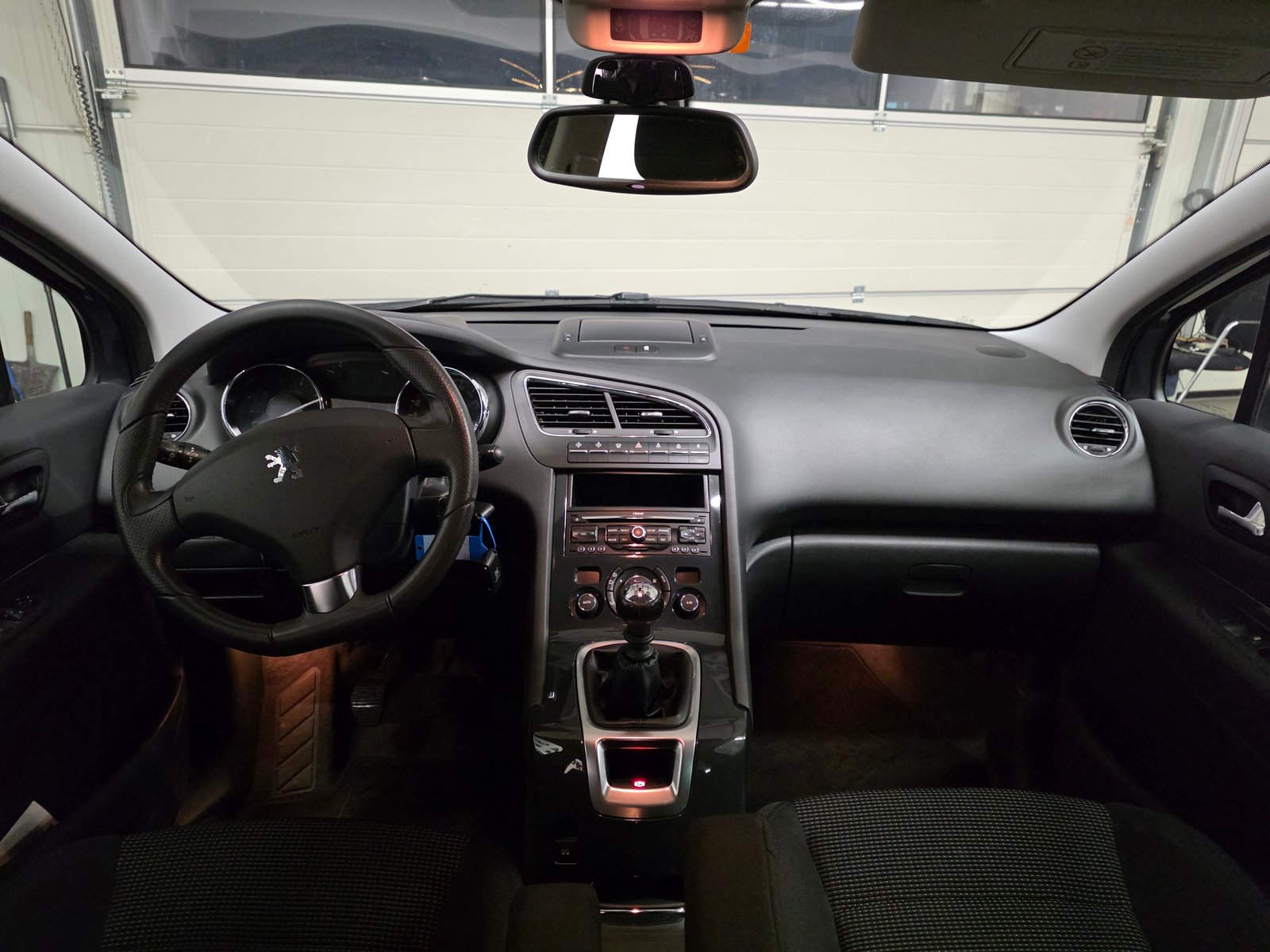 PEUGEOT 5008 1.6 16V T Sport Pack, Benzin, Occasion / Gebraucht, Handschaltung - 6