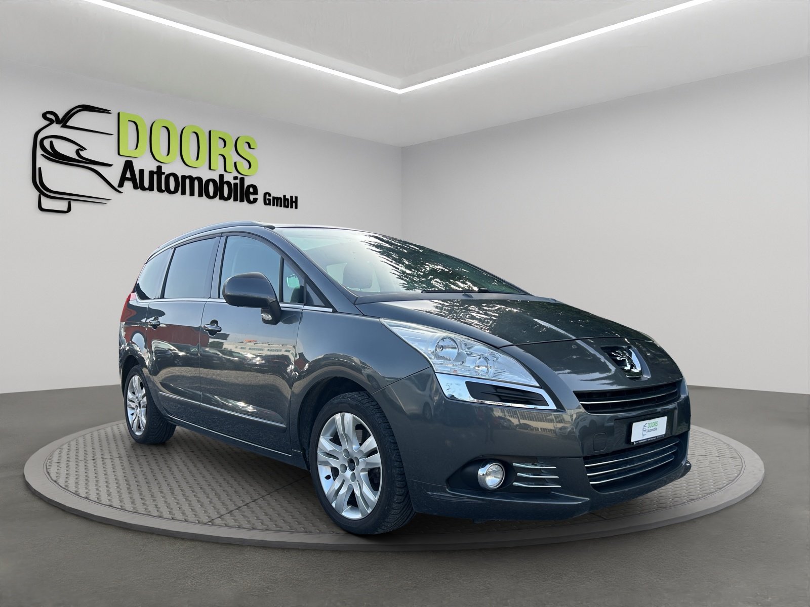 PEUGEOT 5008 1.6 16V T Family