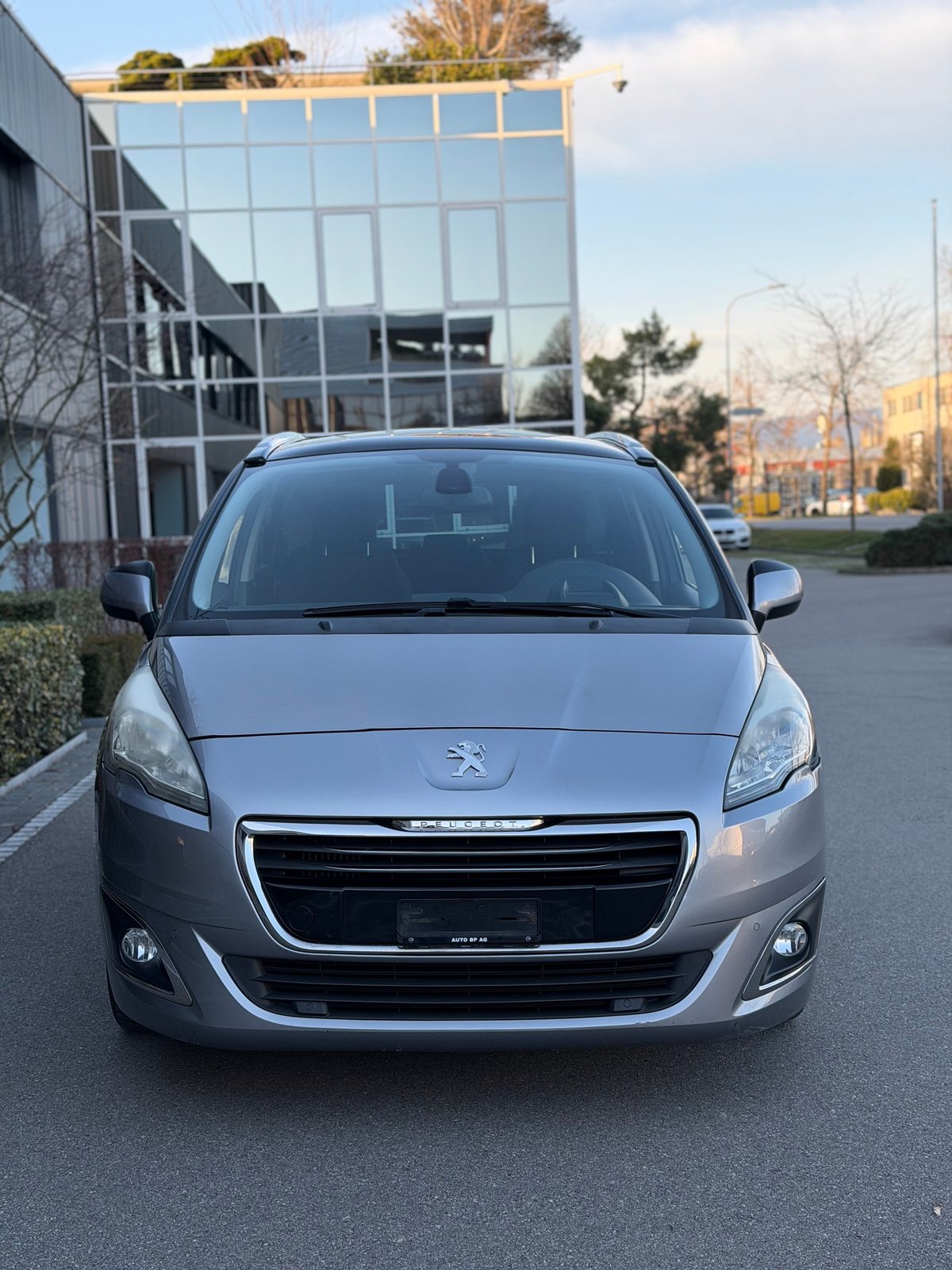 PEUGEOT 5008 1.6 16V T Allure Tiptronic, Benzin, Occasion / Gebraucht, Automatik - 2