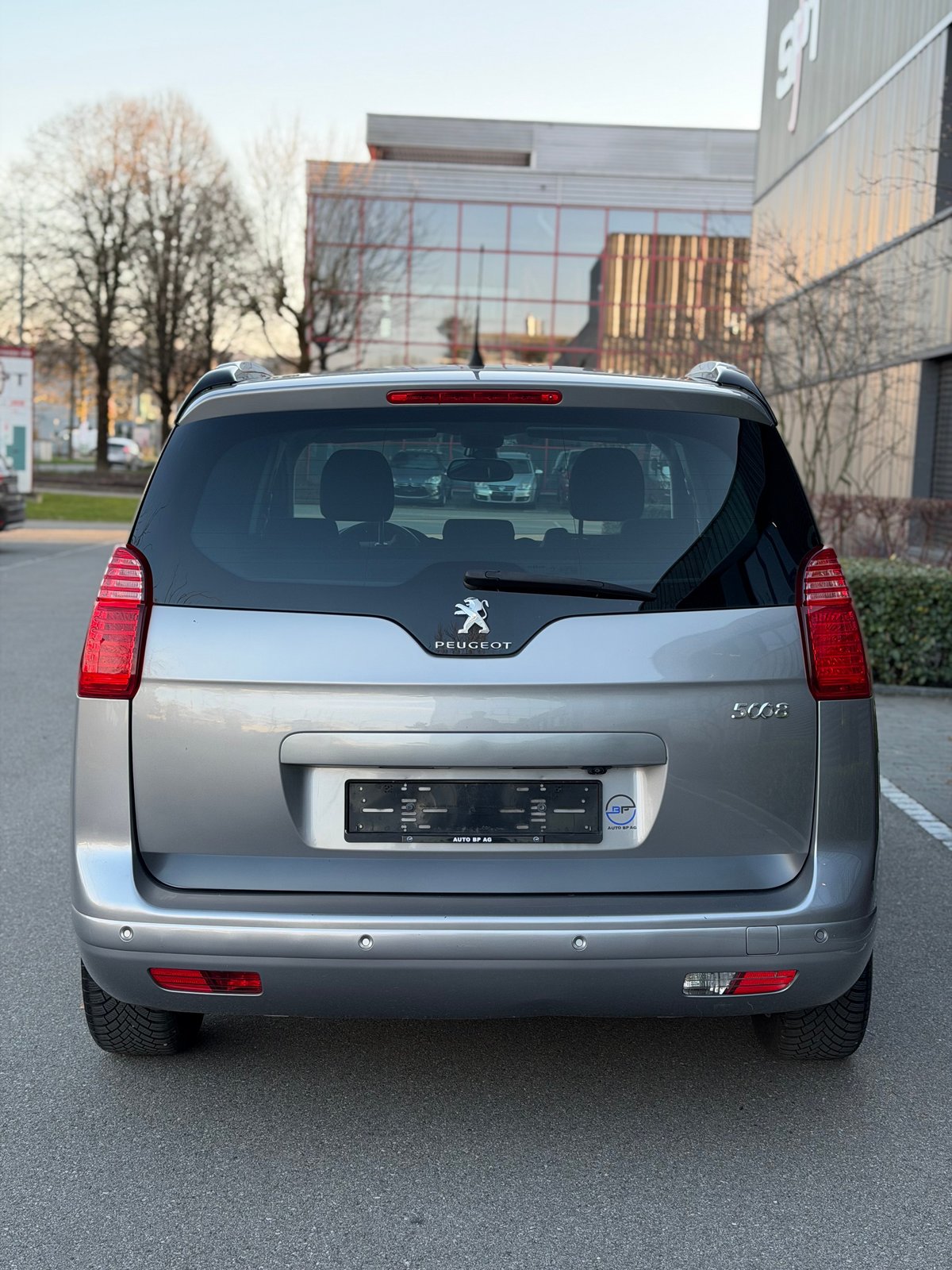 PEUGEOT 5008 1.6 16V T Allure Tiptronic, Benzin, Occasion / Gebraucht, Automatik - 5
