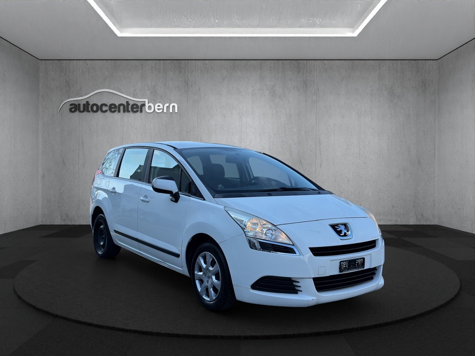 PEUGEOT 5008 1.6 16V VTI Business