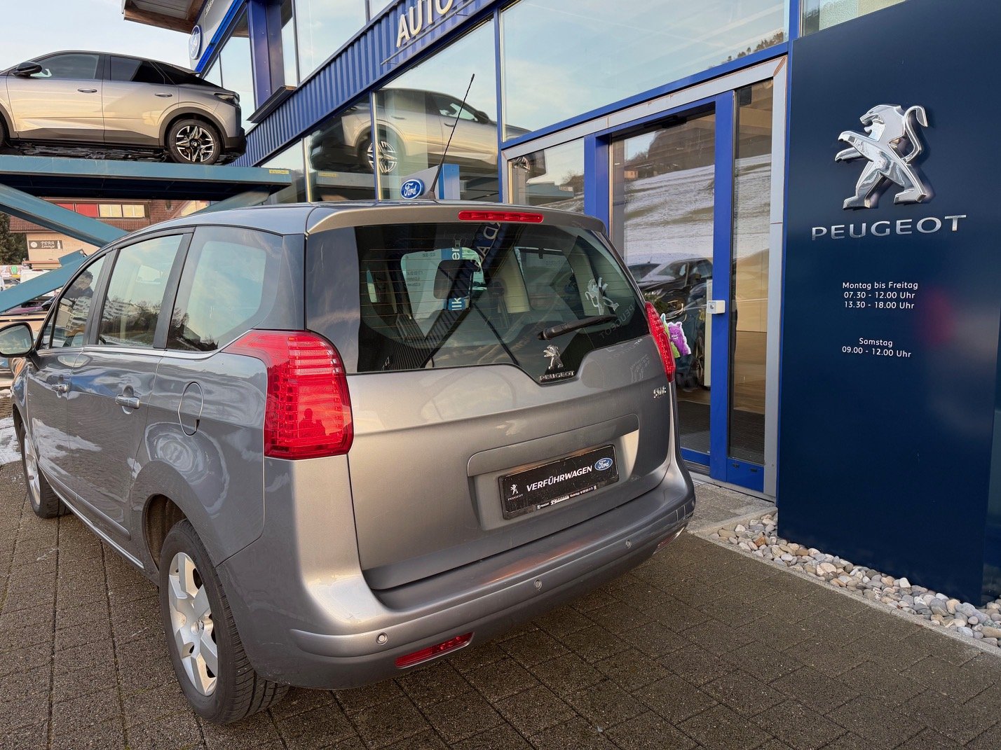 PEUGEOT 5008 1.6 HDi 115 AC Business Line, Diesel, Second hand / Used, Manual - 4