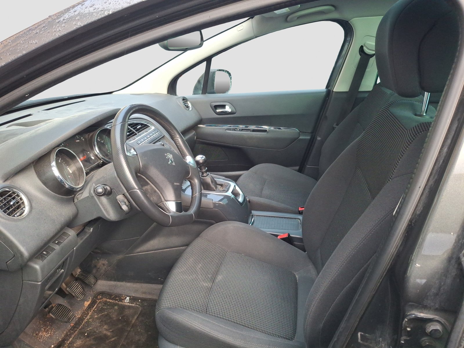 PEUGEOT 5008 1.6 16V T Style, Petrol, Second hand / Used, Manual - 7