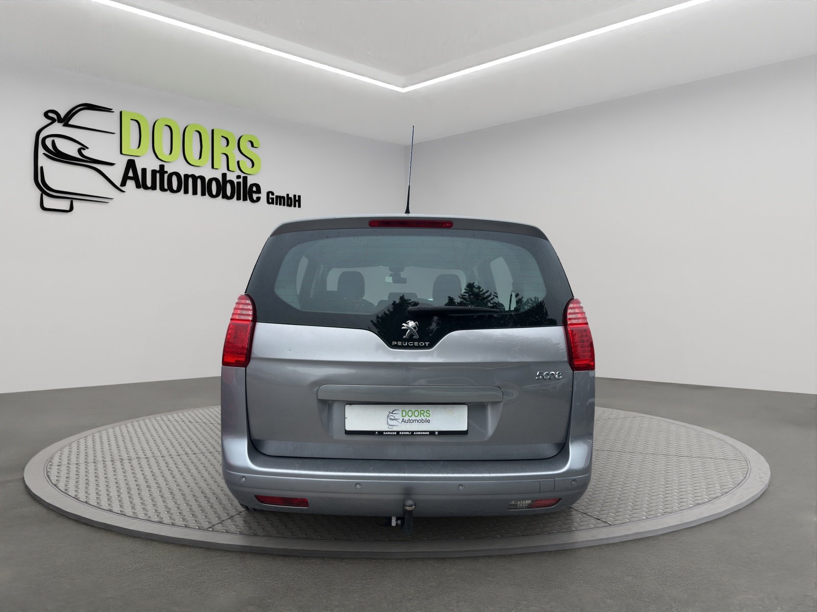 PEUGEOT 5008 2.0 HDI Business, Diesel, Second hand / Used, Manual - 5