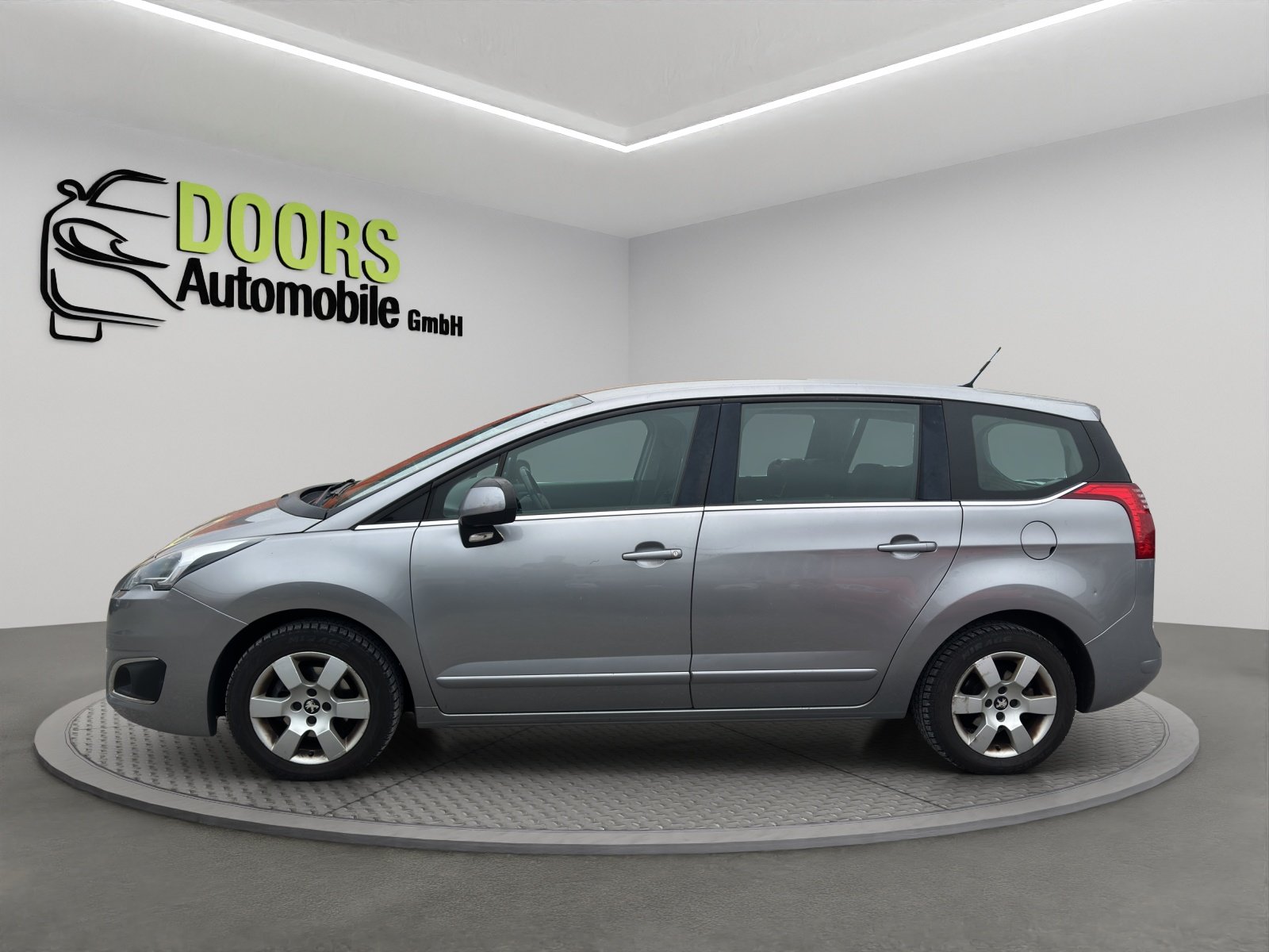 PEUGEOT 5008 2.0 HDI Business, Diesel, Second hand / Used, Manual - 7