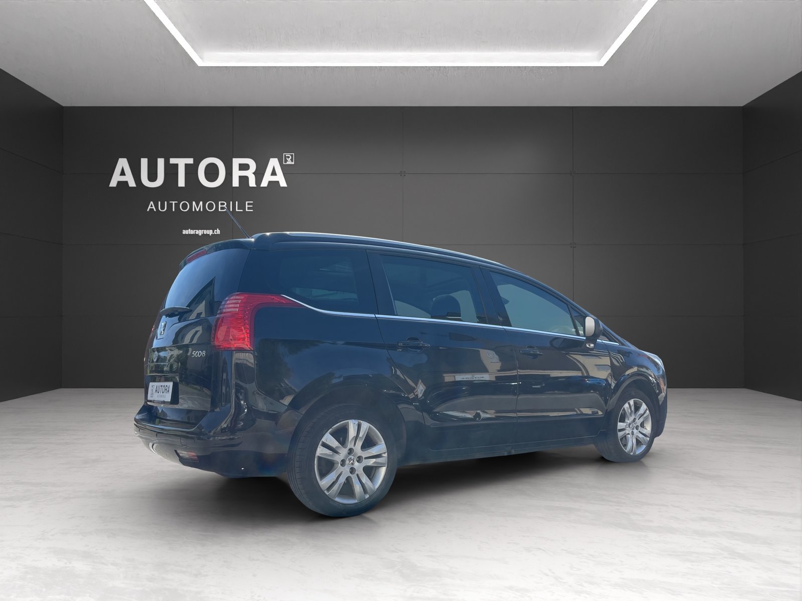PEUGEOT 5008 1.6 16V T Family Automatic, Petrol, Second hand / Used, Automatic - 5