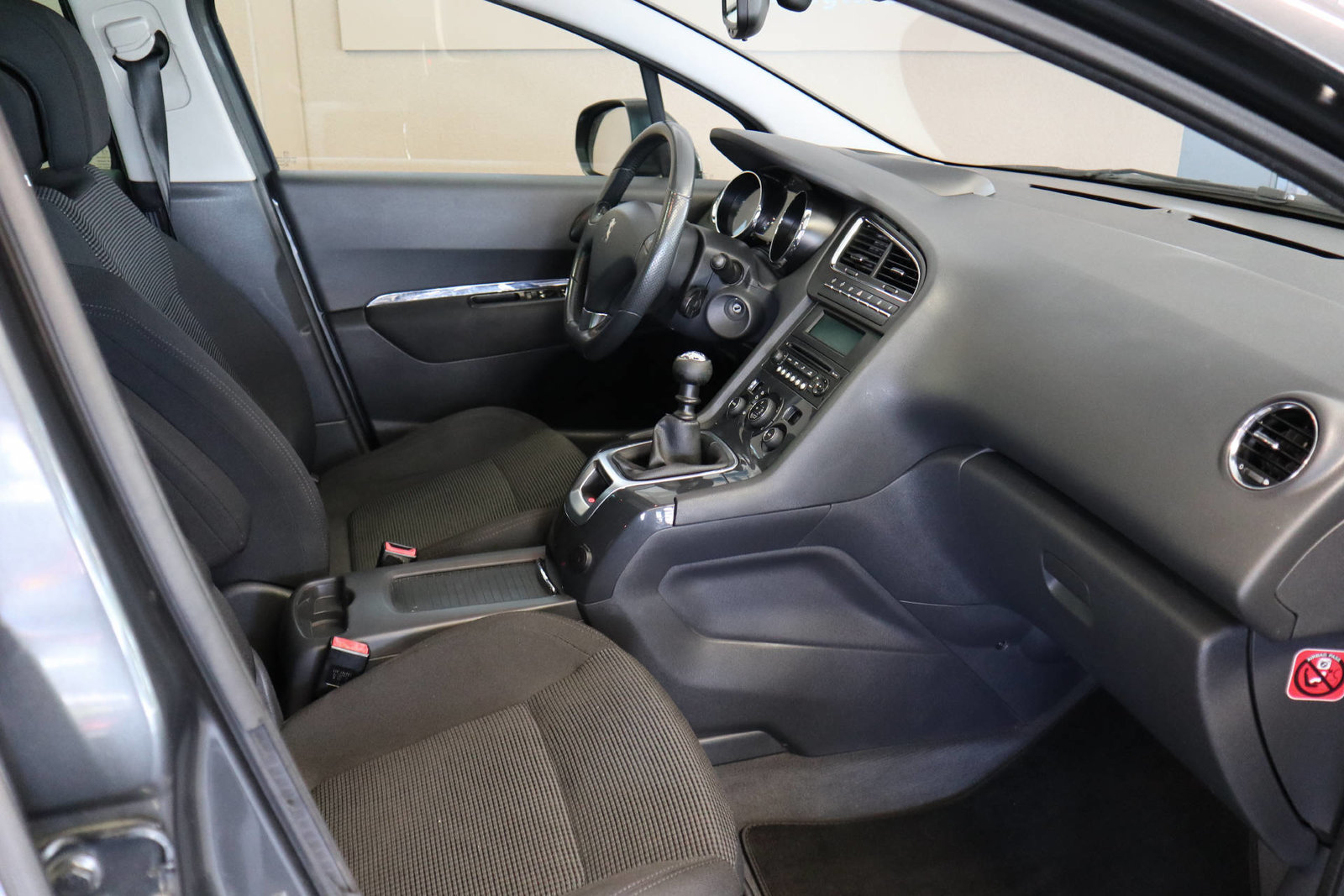 PEUGEOT 5008 1.6 VTi SportPack, Benzin, Occasion / Gebraucht, Handschaltung - 7