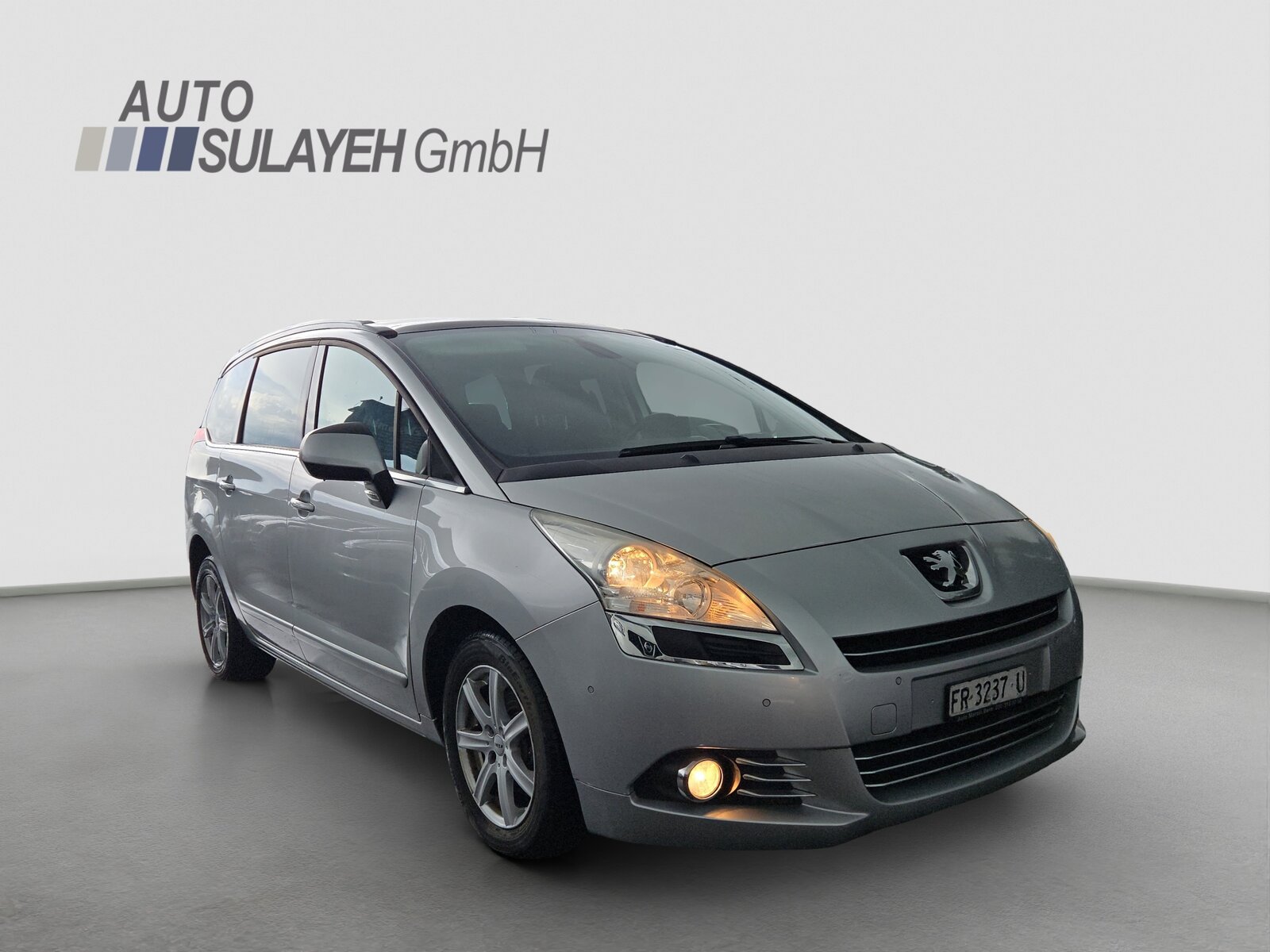 PEUGEOT 5008 1.6 16V T Family