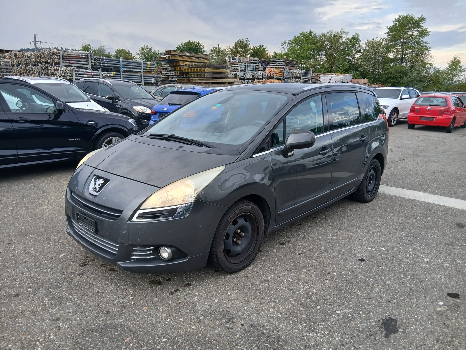PEUGEOT 5008 1.6 16V T Active, Essence, Occasion / Utilisé, Manuelle - 2